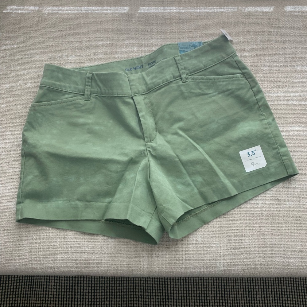 Old Navy twill shorts in soft green